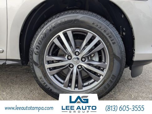 Used 2019 INFINITI QX60 Luxe w/ Essential Package image 10