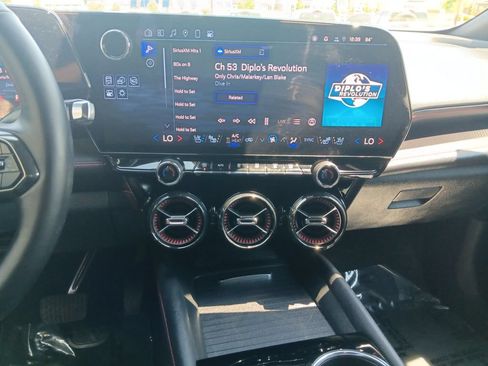 Used 2025 Chevrolet Blazer EV RS AWD/4WD image 18