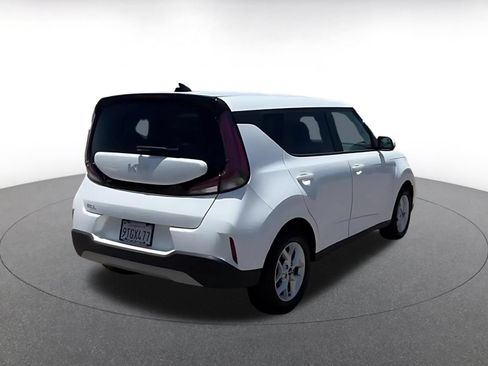 Used 2025 Kia Soul LX w/ LX Technology Package FWD image 14
