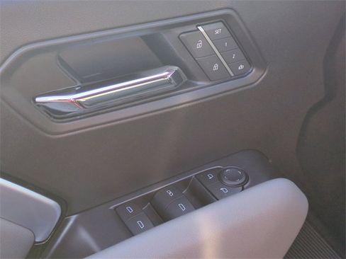 Used 2026 Chevrolet Colorado ZR2 w/ Technology Package image 13