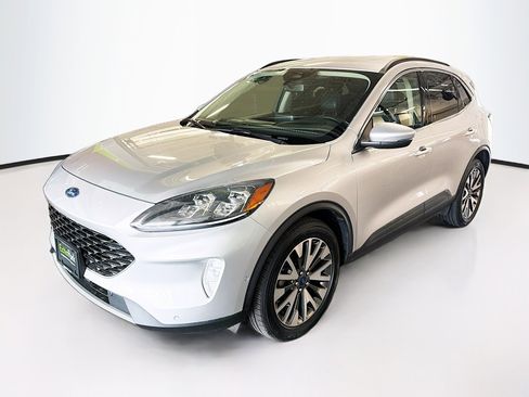 Used 2020 Ford Escape Titanium AWD/4WD image 3