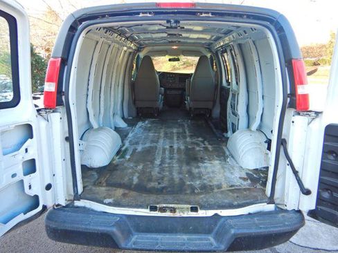 Used 2019 GMC Savana 3500 G3500 Cargo w/ Driver Convenience Package image 18