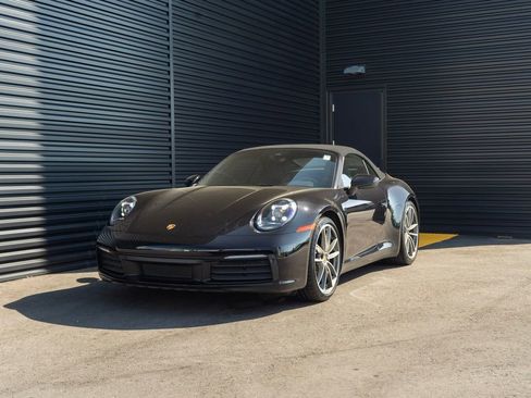 Used 2021 Porsche 911 Carrera RWD image 1
