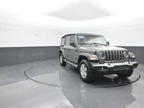 Used 2019 Jeep Wrangler Unlimited Sport S AWD/4WD image 3