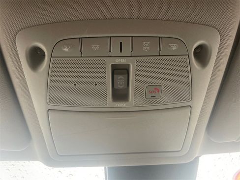 Used 2019 Nissan Rogue SL w/ Premium Package image 20