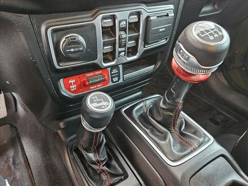 Used 2021 Jeep Wrangler Unlimited Rubicon AWD/4WD image 15