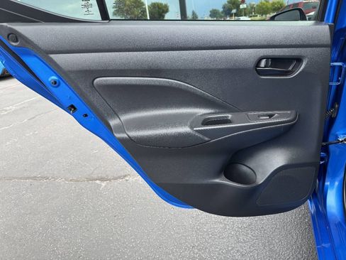 Used 2021 Nissan Versa S FWD image 17