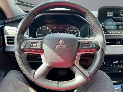 Used 2024 Mitsubishi Outlander SE AWD/4WD image 15