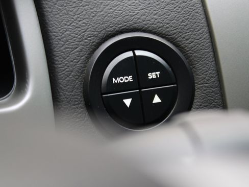 Used 2005 Pontiac GTO image 38