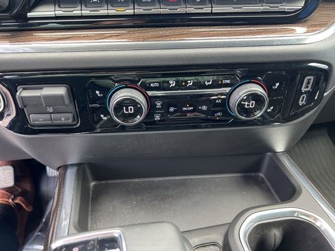 Used 2024 Chevrolet Silverado 1500 RST image 21