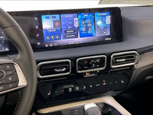 New 2026 Nissan Sentra SL w/ Floor Mat Package FWD image 11