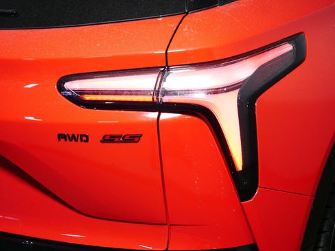 Used 2025 Chevrolet Blazer EV SS w/ Performance Package image 17