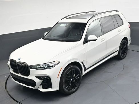 Used 2021 BMW X7 xDrive40i w/ M Sport Package image 33