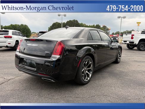 Used 2018 Chrysler 300 S RWD image 6