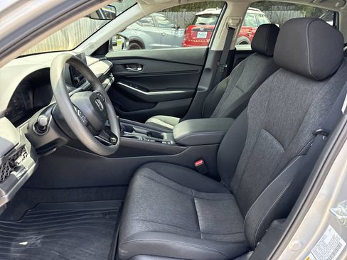 Used 2024 Honda Accord EX image 9