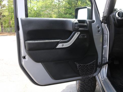 Used 2014 Jeep Wrangler Sport image 79