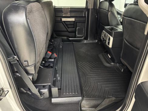 Used 2019 Ford F250 Lariat image 41