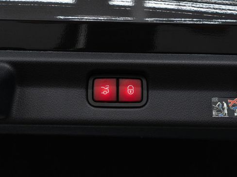 Used 2023 Mercedes-Benz EQE 500 4MATIC Sedan image 37