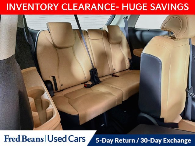 Used 2024 Kia Carnival EX FWD image 34