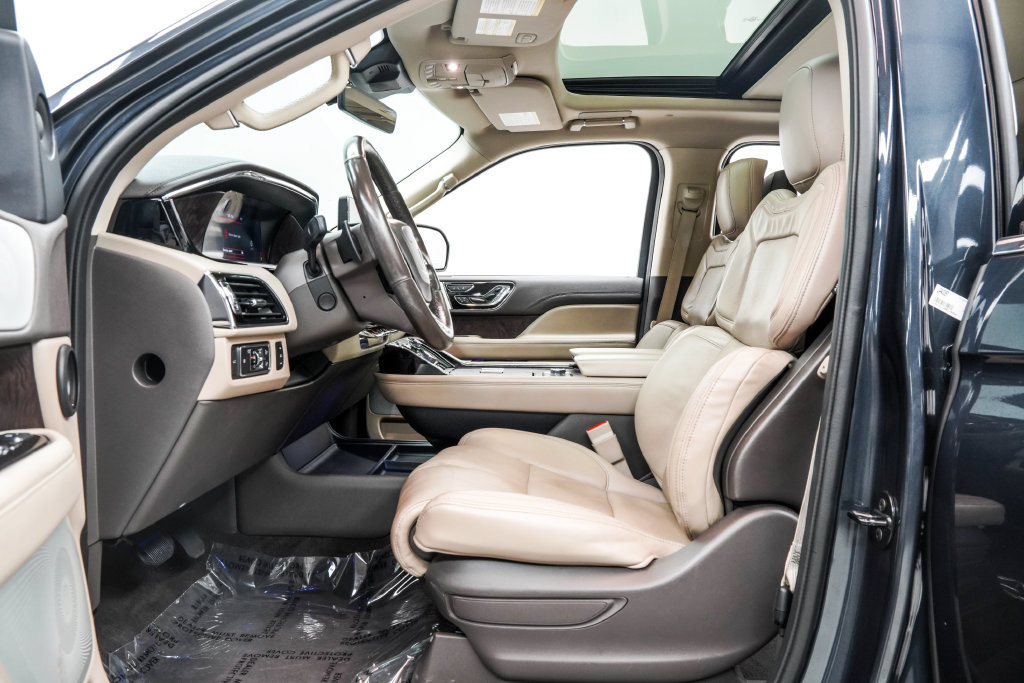 Used 2022 Lincoln Navigator Reserve AWD/4WD image 17