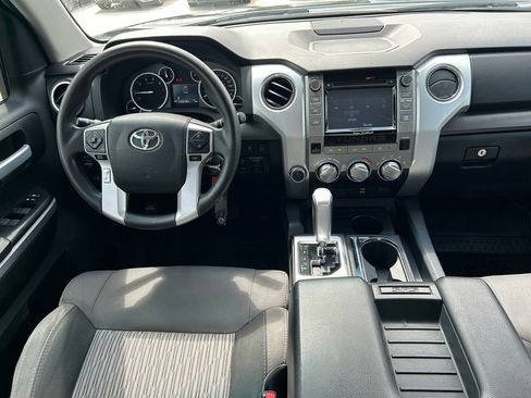 Used 2017 Toyota Tundra SR5 w/ SR5 Upgrade Package AWD/4WD image 18