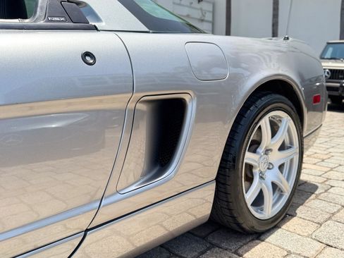 Used 2005 Acura NSX T image 16