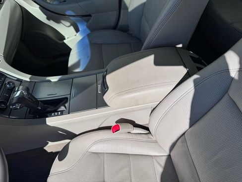 Used 2010 Ford Taurus Limited image 18