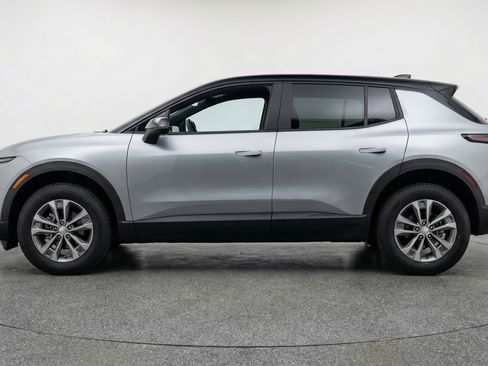 Used 2025 Chevrolet Equinox LT FWD image 5