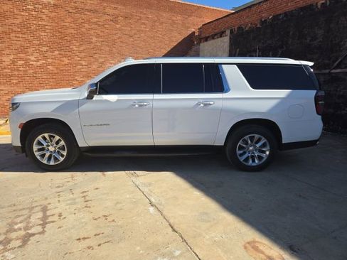 Certified 2023 Chevrolet Suburban Premier image 4