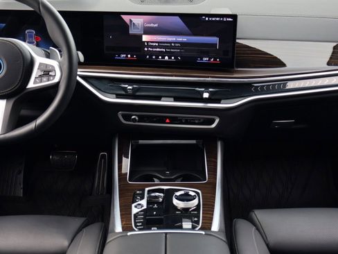 Used 2025 BMW X5 xDrive50e w/ Executive Package image 20