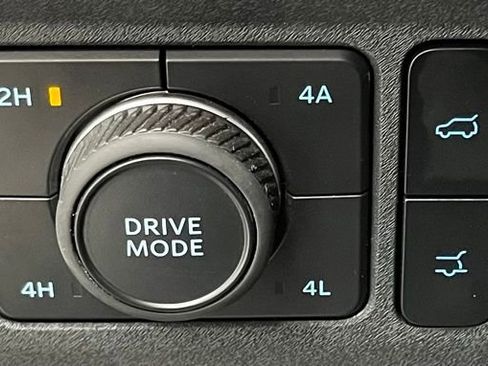 Used 2025 Ford Expedition Max Active AWD/4WD image 32