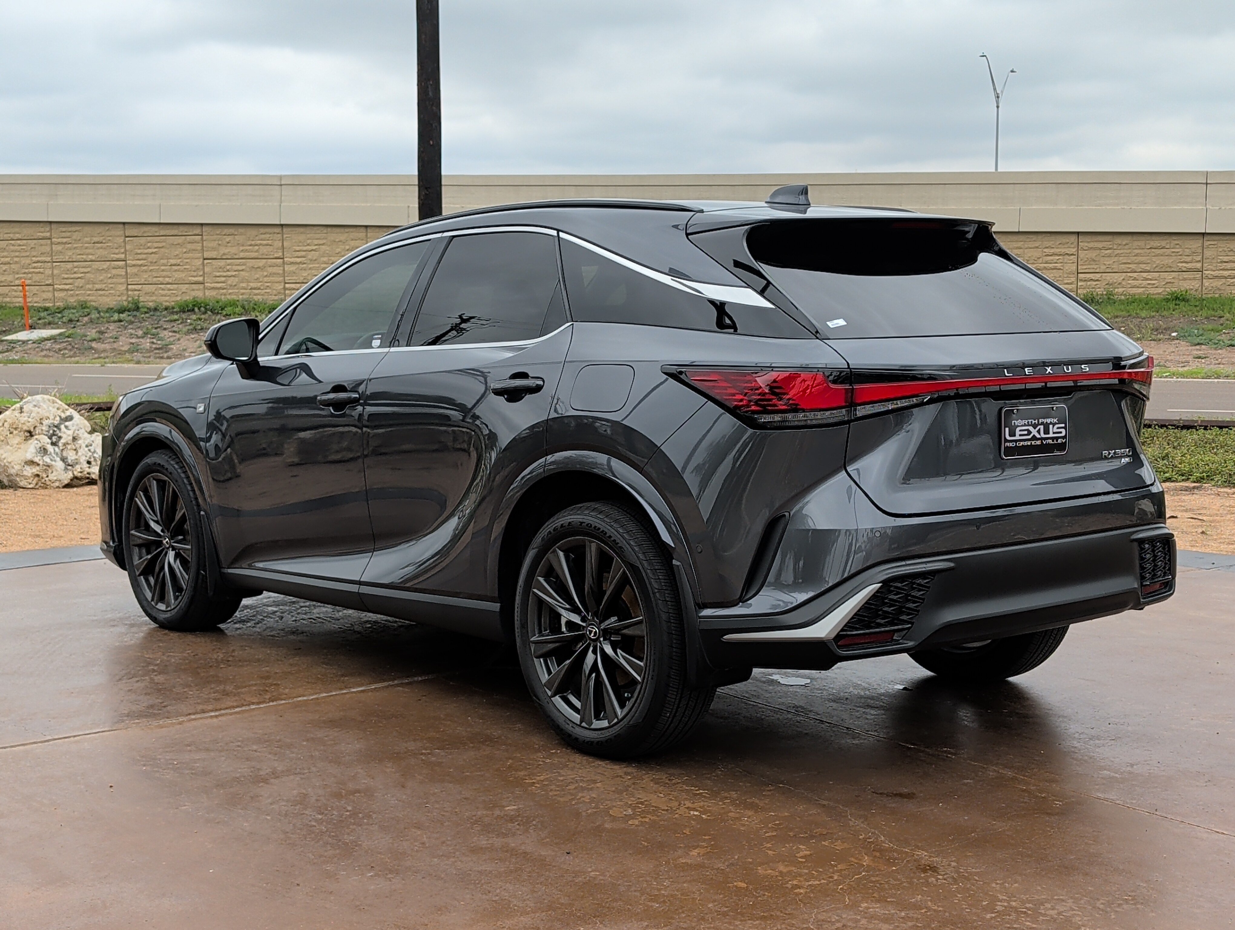 Used 2024 Lexus RX 350 F Sport w/ Convenience Package AWD/4WD image 4