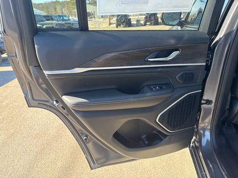 New 2026 Jeep Grand Cherokee Limited image 25