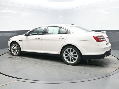 Used 2018 Ford Taurus Limited AWD/4WD image 4