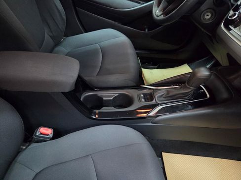 Used 2020 Toyota Corolla LE FWD image 24
