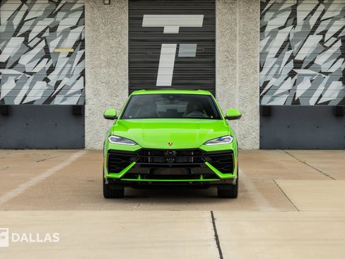 Used 2025 Lamborghini Urus Performante AWD/4WD image 3