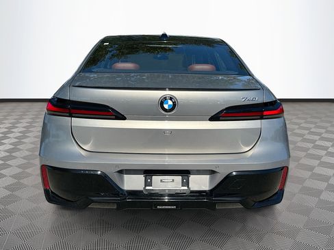 Used 2023 BMW 740i w/ Executive Package image 6