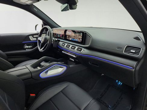 Used 2025 Mercedes-Benz GLS 450 4MATIC image 31