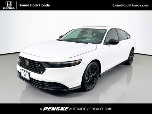 Certified 2025 Honda Accord SE image 1