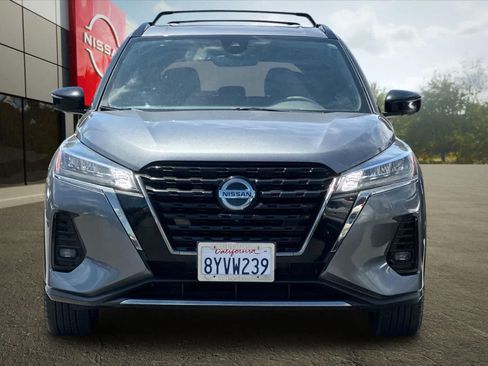 Used 2021 Nissan Kicks SR w/ Interior Electronics Package FWD image 11