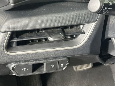 Used 2025 Kia K4 LXS image 17