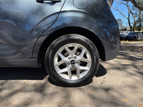 Used 2025 Kia Soul LX w/ LX Technology Package image 24