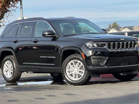 New 2025 Jeep Grand Cherokee Laredo X image 2