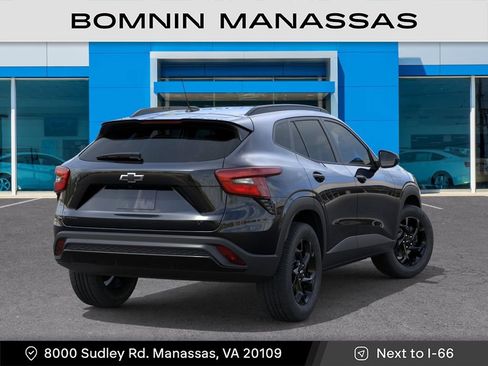 New 2026 Chevrolet Trax LT w/ Midnight Edition FWD image 5