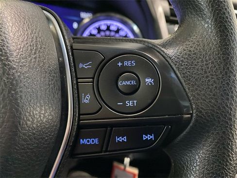 Used 2020 Toyota Camry LE image 16