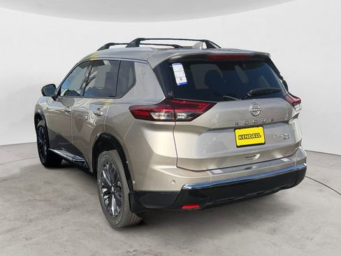 Used 2026 Nissan Rogue Platinum w/ Platinum Premium Package image 2