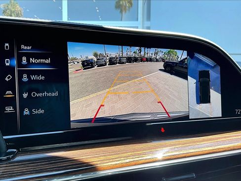 Used 2021 Cadillac Escalade Premium Luxury RWD image 18