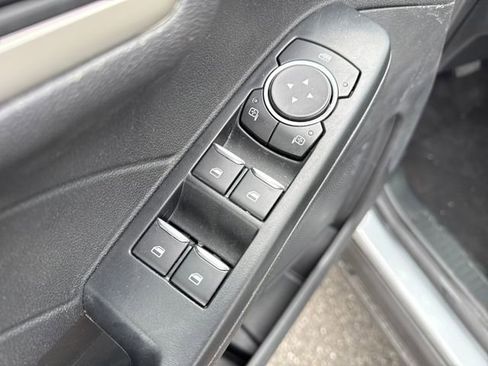 Used 2022 Ford Escape SE w/ Cold Weather Package image 24