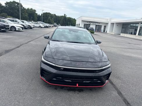 Used 2025 Hyundai Elantra N w/ Cargo Package FWD image 2