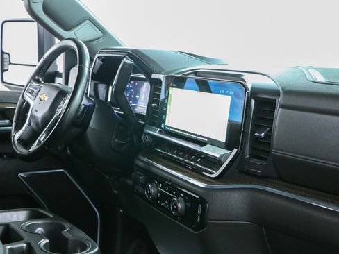 Used 2024 Chevrolet Silverado 2500 LT AWD/4WD image 27